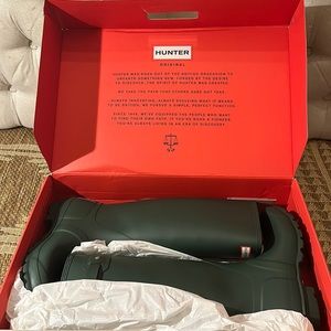 BRAND NEW! Hunter Women’s Original Tall Rubber Rain Boot